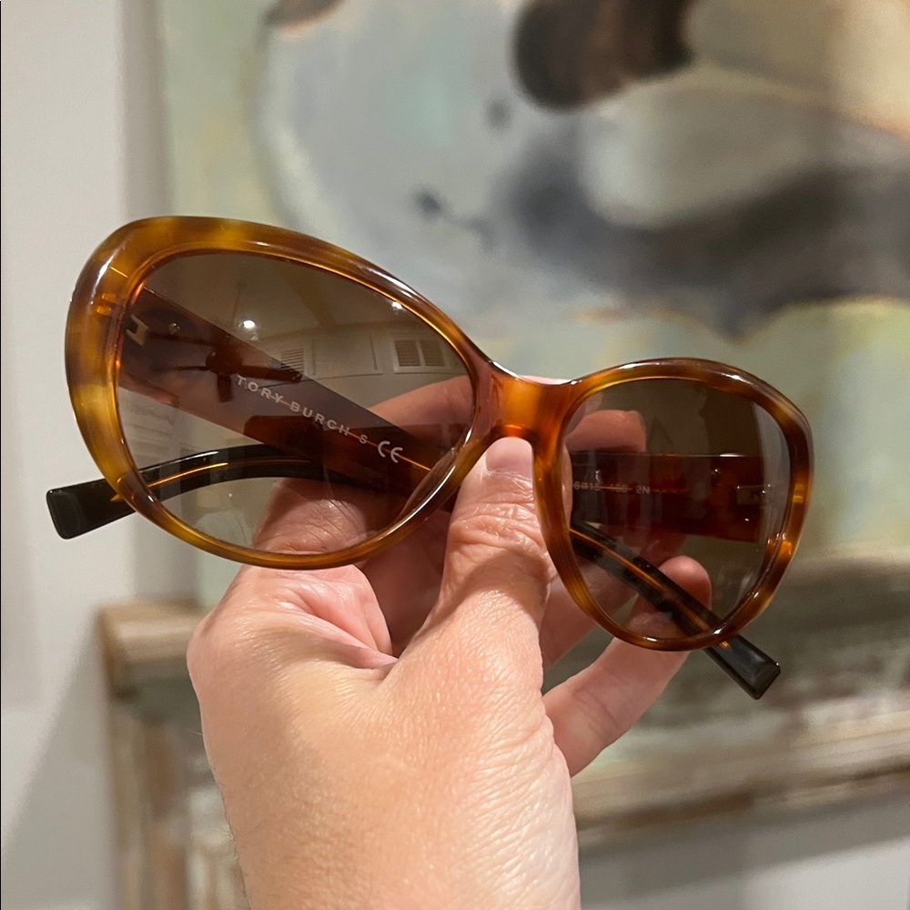 Tory Burch Tortoise Shell Sunglasses - Picture 12 of 12